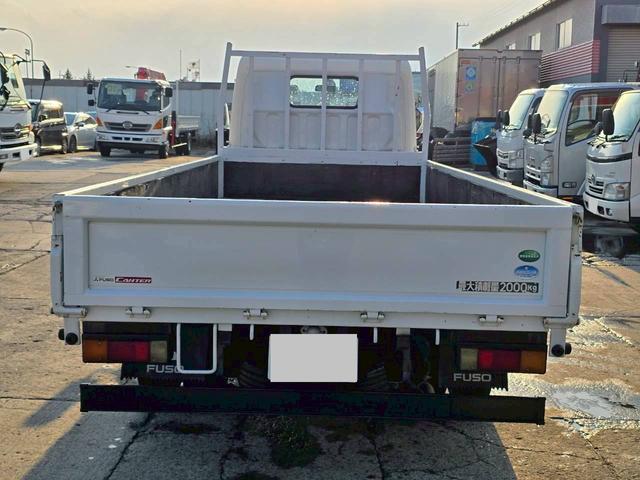 キャンター ２トン平ロング　全低床　※２０１６年式　車検令和８年６月　ロング　全低床　軽々ゲート付　フル装備　エアバッグ　インパネ５ＭＴ　走行８．３万Ｋｍ　積載２ｔ　ディーゼル　排気量２９９０ｃｃ（7枚目）