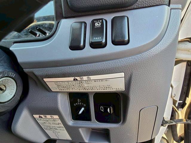 キャンター ２トン平ロング　全低床　※２０１６年式　車検令和８年６月　ロング　全低床　軽々ゲート付　フル装備　エアバッグ　インパネ５ＭＴ　走行８．３万Ｋｍ　積載２ｔ　ディーゼル　排気量２９９０ｃｃ（24枚目）