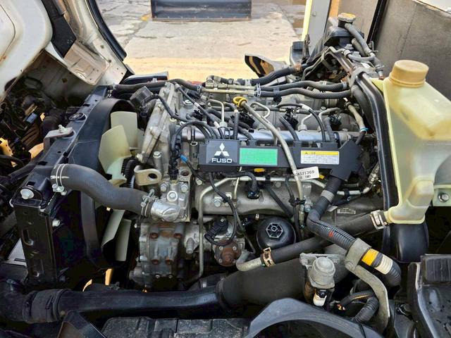 キャンター ２トン平ロング　全低床　※２０１６年式　車検令和８年６月　ロング　全低床　軽々ゲート付　フル装備　エアバッグ　インパネ５ＭＴ　走行８．３万Ｋｍ　積載２ｔ　ディーゼル　排気量２９９０ｃｃ（29枚目）