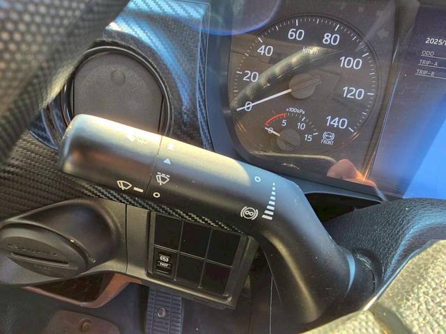 ヒノレンジャー ４トンダンプ　コボレーン付　※本州仕入れ　２０１９年式　フル装備　エアバッグ　６ＭＴ　走行４．８万Ｋｍ　ディーゼル　荷台塗装済　排気量５１２０ｃｃ　ＮＯｘ・ＰＭ適合（35枚目）