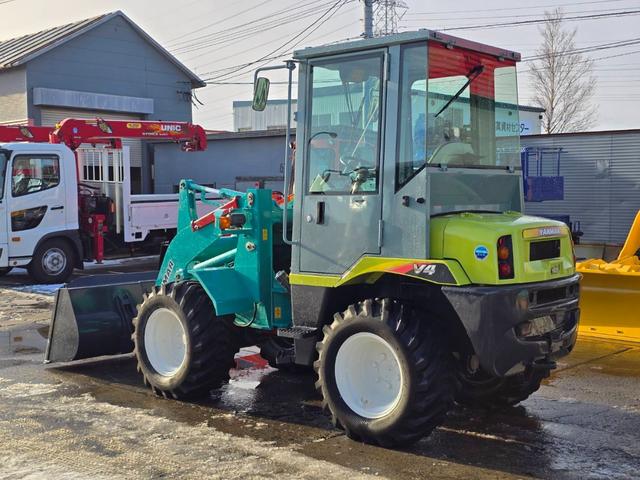 日本 ヤンマー　Ｖ４－６　０．５立米　※０．５立米　２０１１年式　全塗装済　バケット幅１６８ｃｍ　ディーゼル　排気量２２００ｃｃ（7枚目）