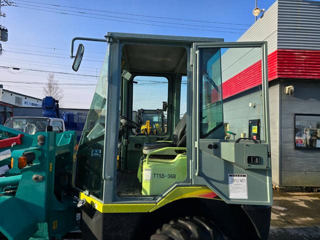 日本 ヤンマー　Ｖ４－６　０．５立米　※０．５立米　２０１１年式　全塗装済　バケット幅１６８ｃｍ　ディーゼル　排気量２２００ｃｃ（31枚目）