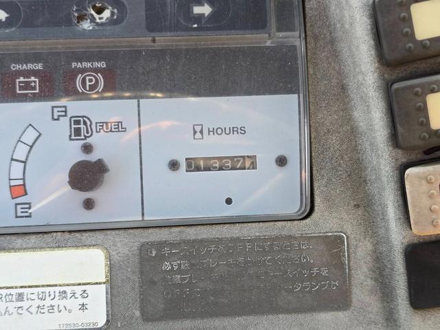 日本 ヤンマー　Ｖ４－６　０．５立米　※０．５立米　２０１１年式　全塗装済　バケット幅１６８ｃｍ　ディーゼル　排気量２２００ｃｃ（34枚目）