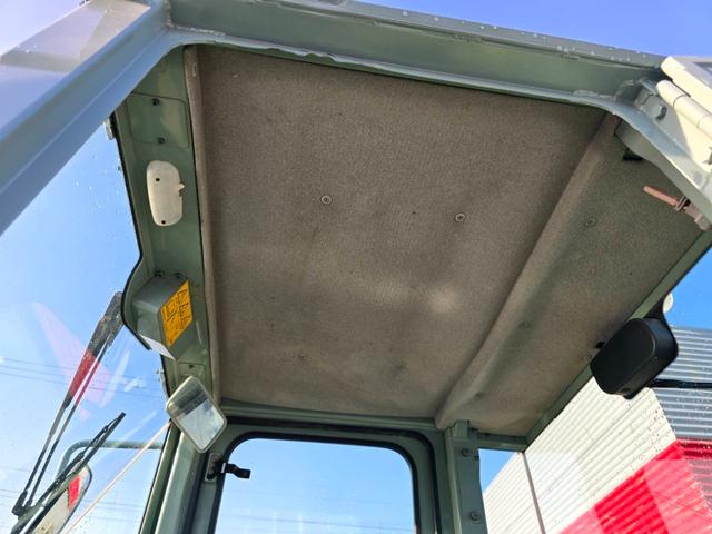 日本 ヤンマー　Ｖ４－６　０．５立米　※０．５立米　２０１１年式　全塗装済　バケット幅１６８ｃｍ　ディーゼル　排気量２２００ｃｃ（41枚目）