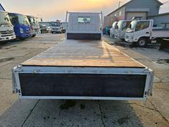 ���������������������������� 7