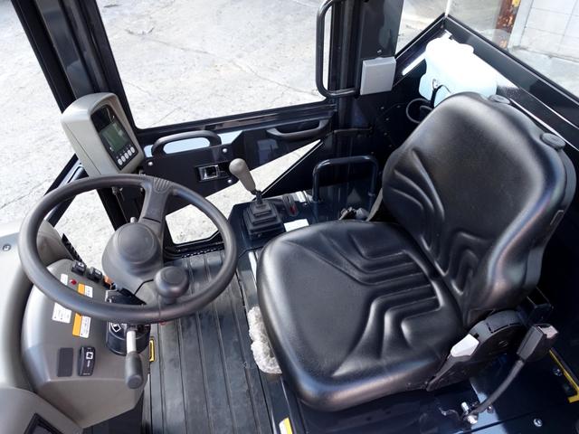 日本 ヤンマー ホイルローダー V3-7S バケット容量0.4m3(10枚目)