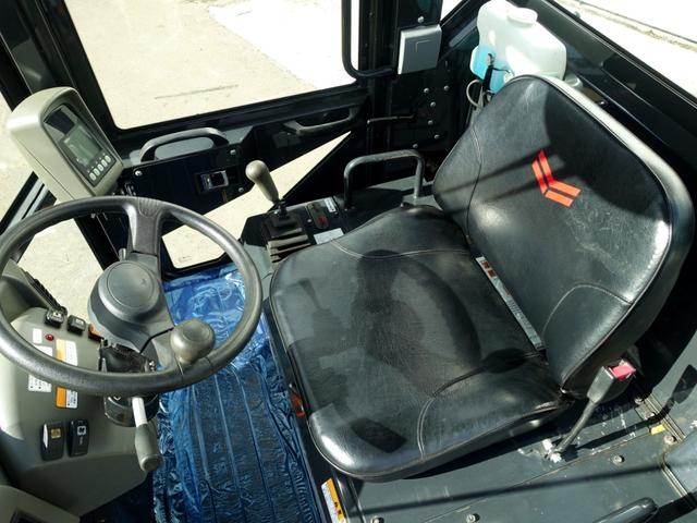 日本 ヤンマー ホイルローダー V4-6 バケット容量0.5m3(10枚目)