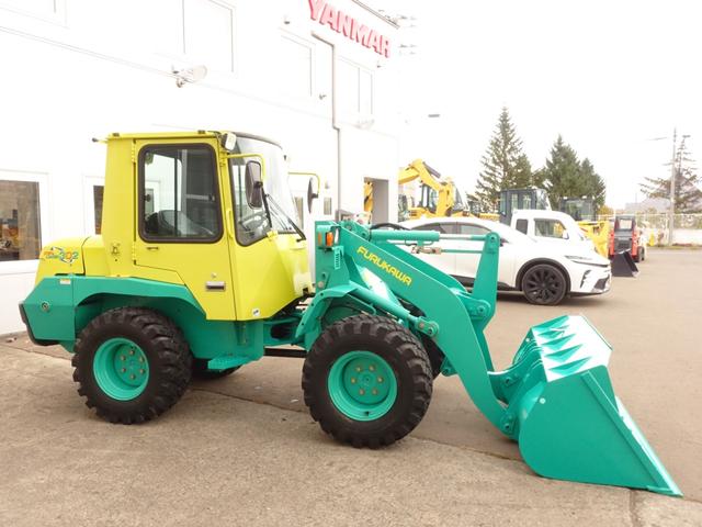 日本 古川　ホイルローダー　ＳＬ３０２－３　バケット容量０．４ｍ３（2枚目）