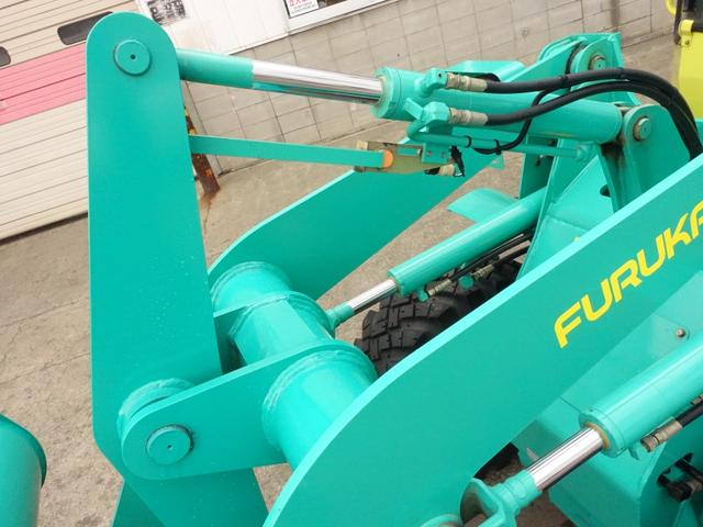 日本 古川　ホイルローダー　ＳＬ３０２－３　バケット容量０．４ｍ３（13枚目）