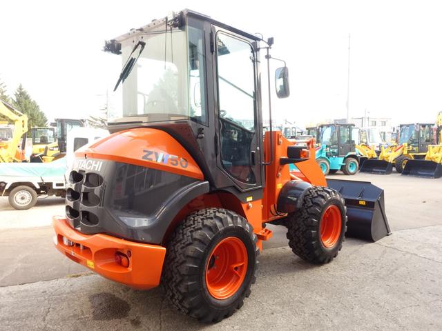 日本 日立 ホイルローダー ZW50-5B バケット容量0.6m3(4枚目)