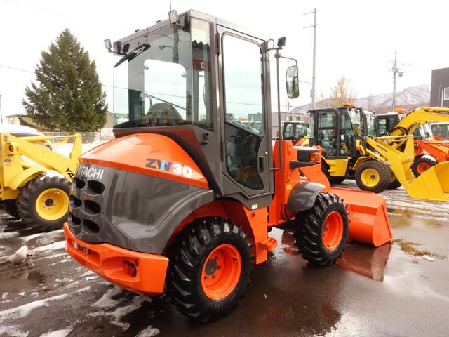 日本 ヒタチ　ホイルローダー　ＺＷ３０　バケット容量０．４ｍ３（4枚目）