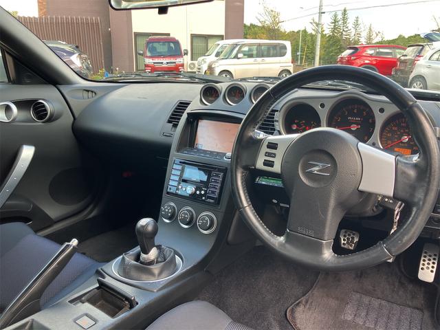 フェアレディＺ バージョンＳ　ＴＥＩＮ車高調　ＥＴＣ　バックカメラ　ナビ　ＭＴ　キーレスエントリー　アルミホイール　ＣＤ　ＤＶＤ再生　ＭＤ　ミュージックプレイヤー接続可　エアコン　パワーステアリング　パワーウィンドウ（2枚目）