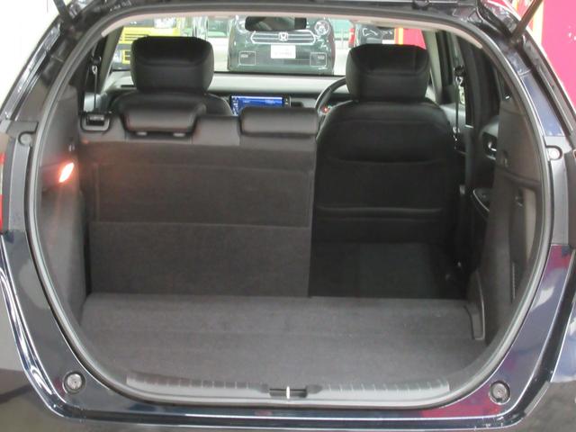 フィット e:HEVリュクス メモリーナビ・ブルートゥース・DVD・ミュージックラック・ETC・ドラレコ前後・追突軽減ブレーキ・障害物センサー・シートヒーター・(43枚目)