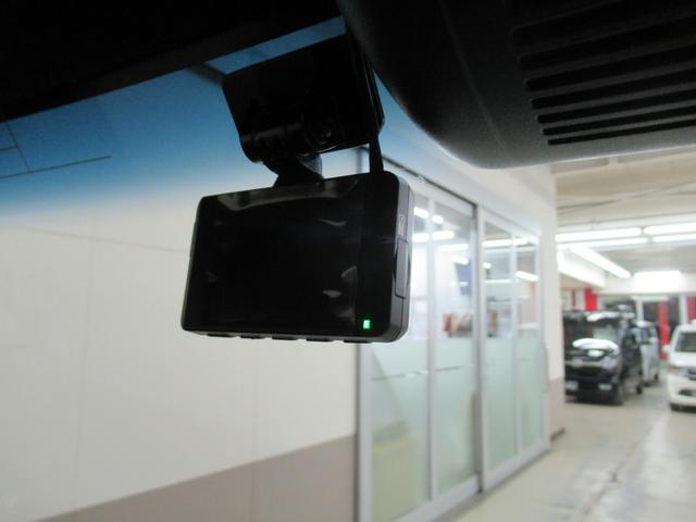Ｎ－ＢＯＸカスタム Ｇ・Ｌターボホンダセンシング　メモリーナビ・ブルートゥース・追突軽減ブレーキ・ＥＴＣ・オートハイビーム・スマートキー・シートヒーター・ドラレコ・（8枚目）