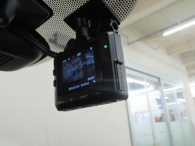 フリード Ｇ・ホンダセンシング　メモリーナビ・ブルートゥース・追突軽減ブレーキ・ＥＴＣ・シートヒーター・スマートキー・ドライブレコーダー・両側電動スライドドア・（8枚目）