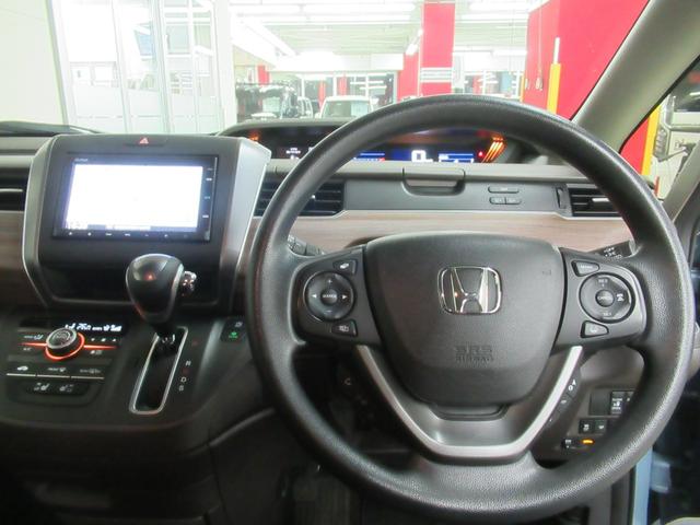 フリード Ｇ・ホンダセンシング　メモリーナビ・ブルートゥース・追突軽減ブレーキ・ＥＴＣ・シートヒーター・スマートキー・ドライブレコーダー・両側電動スライドドア・（21枚目）