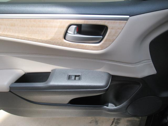 ジェイド ハイブリッドＸ　純正メモリーナビ　フルセグ　バックカメラ　Ｂｌｕｅｔｏｏｔｈ　衝突軽減ブレーキ　レーンアシスト　車間維持クルーズコントロール　ＥＴＣ車載器　ＬＥＤライト（25枚目）