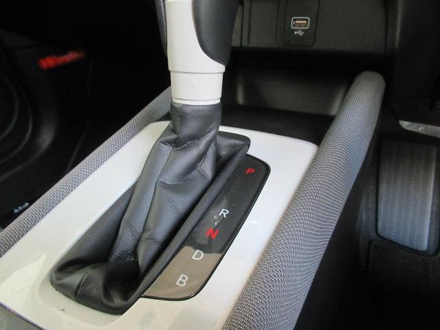 フィット ｅ：ＨＥＶクロスター　メモリーナビ　ドライブレコーダー前後　ＣＤ　ＤＶＤ　夏冬タイヤ付き　ワンオーナー　Ｂｌｕｅｔｏｏｔｈオーディオ　ＬＥＤ（16枚目）