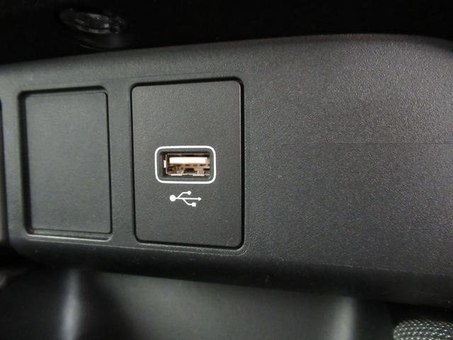 フィット ｅ：ＨＥＶクロスター　メモリーナビ　ドライブレコーダー前後　ＣＤ　ＤＶＤ　夏冬タイヤ付き　ワンオーナー　Ｂｌｕｅｔｏｏｔｈオーディオ　ＬＥＤ（17枚目）