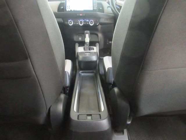 フィット ｅ：ＨＥＶクロスター　メモリーナビ　ドライブレコーダー前後　ＣＤ　ＤＶＤ　夏冬タイヤ付き　ワンオーナー　Ｂｌｕｅｔｏｏｔｈオーディオ　ＬＥＤ（36枚目）