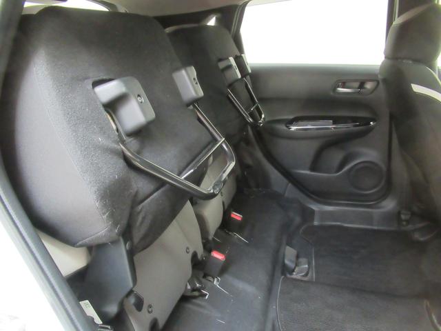 フィット ｅ：ＨＥＶクロスター　メモリーナビ　ドライブレコーダー前後　ＣＤ　ＤＶＤ　夏冬タイヤ付き　ワンオーナー　Ｂｌｕｅｔｏｏｔｈオーディオ　ＬＥＤ（40枚目）