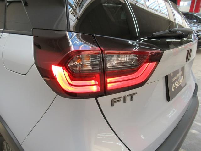 フィット ｅ：ＨＥＶクロスター　メモリーナビ　ドライブレコーダー前後　ＣＤ　ＤＶＤ　夏冬タイヤ付き　ワンオーナー　Ｂｌｕｅｔｏｏｔｈオーディオ　ＬＥＤ（50枚目）