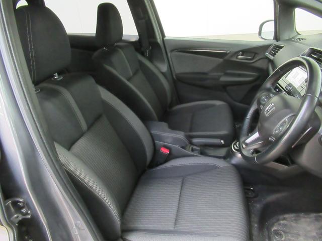 フィットハイブリッド Ｓホンダセンシング　ディスプレイオーディオ　リアカメラ　ＬＥＤライト　ワンオーナー　エンジンスターター　ＥＴＣ　ＵＳＢ　ＡＢＳ　ＶＳＡ　クルーズコントロール　衝突軽減ブレーキ　サイドエアバッグ　取扱説明書（32枚目）