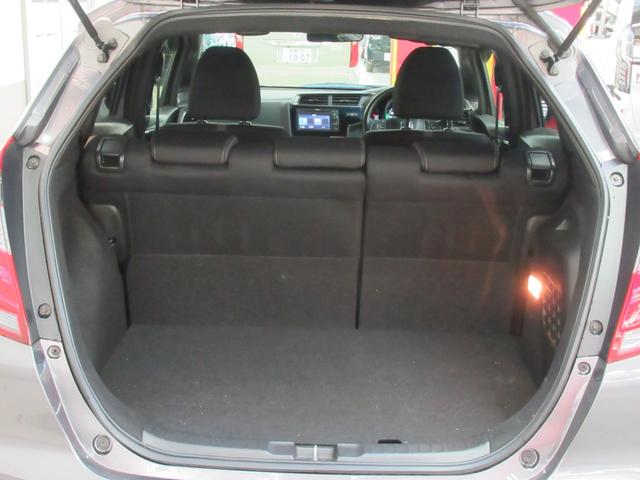 フィットハイブリッド Ｓホンダセンシング　ディスプレイオーディオ　リアカメラ　ＬＥＤライト　ワンオーナー　エンジンスターター　ＥＴＣ　ＵＳＢ　ＡＢＳ　ＶＳＡ　クルーズコントロール　衝突軽減ブレーキ　サイドエアバッグ　取扱説明書（36枚目）