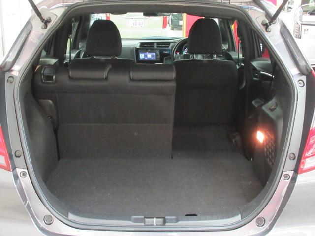 フィットハイブリッド Ｓホンダセンシング　ディスプレイオーディオ　リアカメラ　ＬＥＤライト　ワンオーナー　エンジンスターター　ＥＴＣ　ＵＳＢ　ＡＢＳ　ＶＳＡ　クルーズコントロール　衝突軽減ブレーキ　サイドエアバッグ　取扱説明書（37枚目）