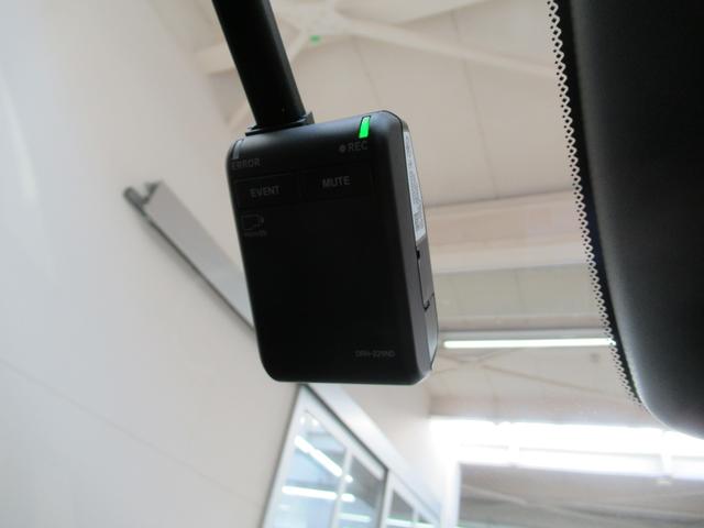 フィット e:HEVホーム メモリーナビ・ブルートゥース・DVD・追突軽減ブレーキ・障害物センサー・ETC・スマートキー・ドライブレコーダー・(8枚目)