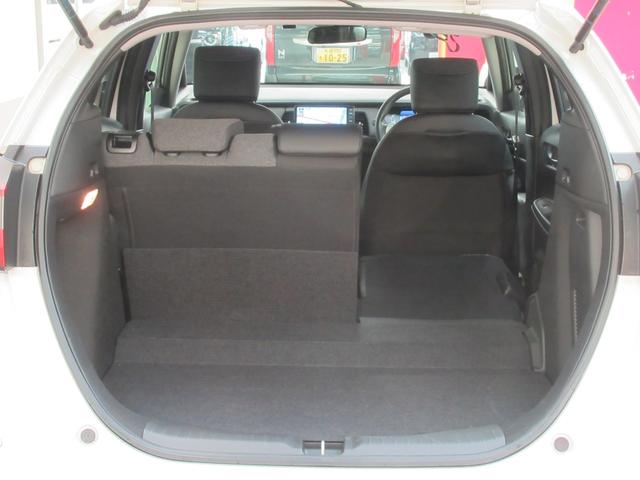 フィット e:HEVホーム メモリーナビ・ブルートゥース・DVD・追突軽減ブレーキ・障害物センサー・ETC・スマートキー・ドライブレコーダー・(42枚目)