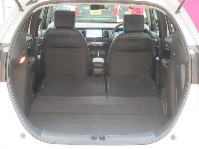 フィット e:HEVホーム メモリーナビ・ブルートゥース・DVD・追突軽減ブレーキ・障害物センサー・ETC・スマートキー・ドライブレコーダー・(43枚目)