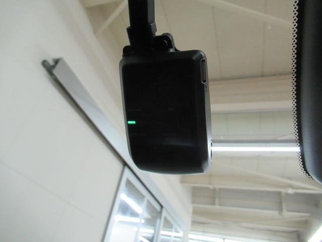 フィット ｅ：ＨＥＶホーム　メモリーナビ・ブルートゥース・ＤＶＤ・追突軽減ブレーキ・障害物センサー・ＥＴＣ・ドライブレコーダー・スマートキー・オートハイビーム（8枚目）