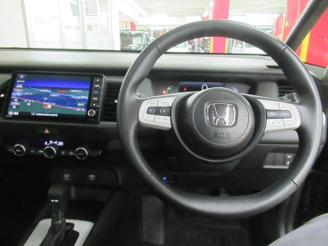 フィット ｅ：ＨＥＶホーム　メモリーナビ・ブルートゥース・ＤＶＤ・追突軽減ブレーキ・障害物センサー・ＥＴＣ・ドライブレコーダー・スマートキー・オートハイビーム（9枚目）