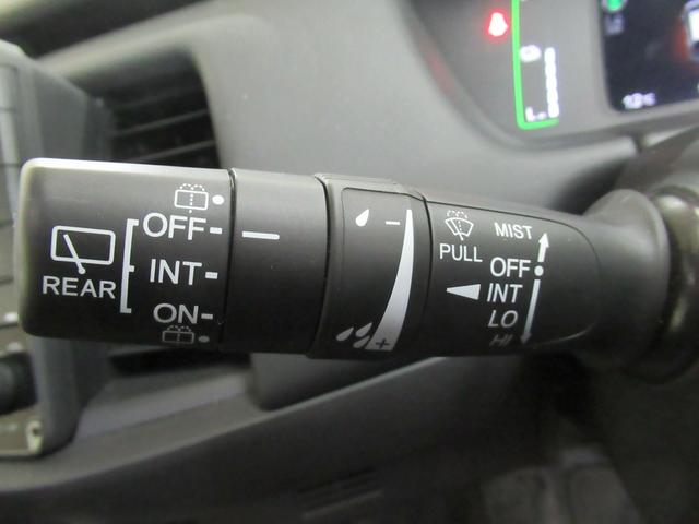 フィット ｅ：ＨＥＶホーム　メモリーナビ・ブルートゥース・ＤＶＤ・追突軽減ブレーキ・障害物センサー・ＥＴＣ・ドライブレコーダー・スマートキー・オートハイビーム（13枚目）