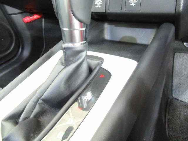 フィット ｅ：ＨＥＶホーム　メモリーナビ・ブルートゥース・ＤＶＤ・追突軽減ブレーキ・障害物センサー・ＥＴＣ・ドライブレコーダー・スマートキー・オートハイビーム（18枚目）