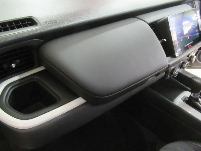 フィット ｅ：ＨＥＶホーム　メモリーナビ・ブルートゥース・ＤＶＤ・追突軽減ブレーキ・障害物センサー・ＥＴＣ・ドライブレコーダー・スマートキー・オートハイビーム（24枚目）