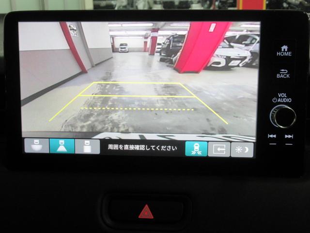 ヴェゼル ｅ：ＨＥＶＺ　ワンオーナー　衝突軽減ブレーキ　車間維持クルコン　レーンアシスト　電動リアゲート　純正メモリーナビ　フルセグ　バックカメラ　ワイヤレス充電　ＥＴＣ車載器（3枚目）