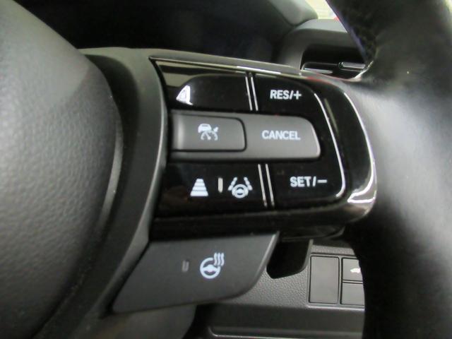 ヴェゼル ｅ：ＨＥＶＺ　ワンオーナー　衝突軽減ブレーキ　車間維持クルコン　レーンアシスト　電動リアゲート　純正メモリーナビ　フルセグ　バックカメラ　ワイヤレス充電　ＥＴＣ車載器（10枚目）