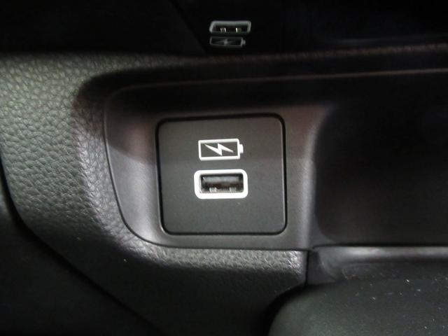 ヴェゼル ｅ：ＨＥＶＺ　ワンオーナー　衝突軽減ブレーキ　車間維持クルコン　レーンアシスト　電動リアゲート　純正メモリーナビ　フルセグ　バックカメラ　ワイヤレス充電　ＥＴＣ車載器（20枚目）