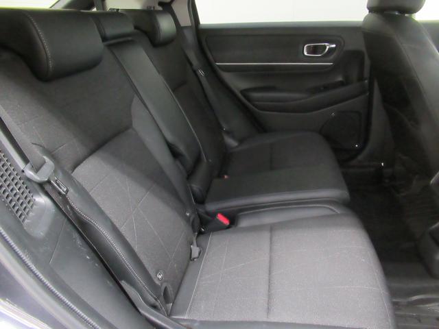 ヴェゼル ｅ：ＨＥＶＺ　ワンオーナー　衝突軽減ブレーキ　車間維持クルコン　レーンアシスト　電動リアゲート　純正メモリーナビ　フルセグ　バックカメラ　ワイヤレス充電　ＥＴＣ車載器（34枚目）