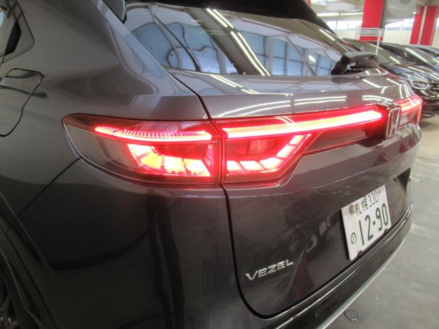 ヴェゼル ｅ：ＨＥＶＺ　ワンオーナー　衝突軽減ブレーキ　車間維持クルコン　レーンアシスト　電動リアゲート　純正メモリーナビ　フルセグ　バックカメラ　ワイヤレス充電　ＥＴＣ車載器（46枚目）