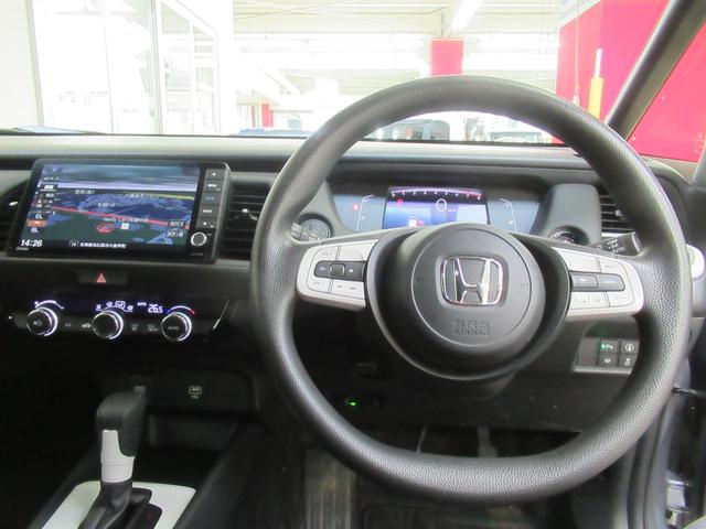 フィット ホーム　ワンオーナー　衝突軽減ブレーキ　車間維持クルーズコントロール　レーンアシスト　純正メモリーナビ　フルセグ　バックカメラ　ＥＴＣ車載器（8枚目）