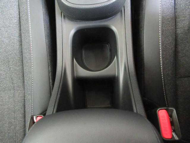 フィット ｅ：ＨＥＶホーム　ワンオーナー　衝突軽減ブレーキ　車間維持クルーズコントロール　レーンアシスト　純正メモリーナビ　フルセグ　バックカメラ　純正ドライブレコーダー　ＥＴＣ車載器　夏冬タイヤ（20枚目）