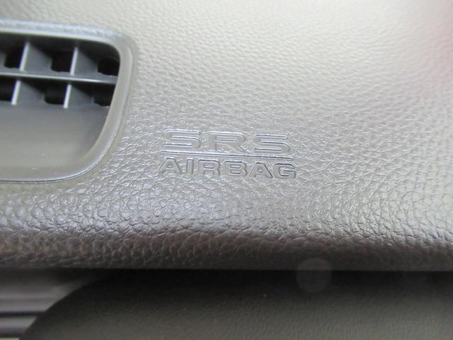 フィット ｅ：ＨＥＶホーム　ワンオーナー　衝突軽減ブレーキ　車間維持クルーズコントロール　レーンアシスト　純正メモリーナビ　フルセグ　バックカメラ　純正ドライブレコーダー　ＥＴＣ車載器　夏冬タイヤ（24枚目）