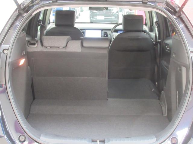 フィット ｅ：ＨＥＶホーム　ワンオーナー　衝突軽減ブレーキ　車間維持クルーズコントロール　レーンアシスト　純正メモリーナビ　フルセグ　バックカメラ　純正ドライブレコーダー　ＥＴＣ車載器　夏冬タイヤ（40枚目）