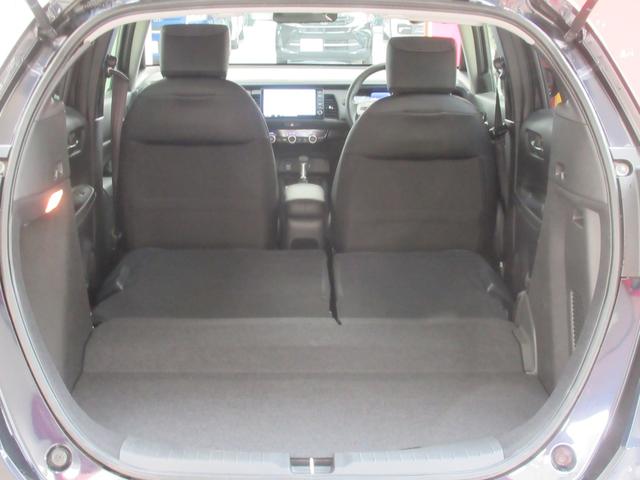 フィット ｅ：ＨＥＶホーム　ワンオーナー　衝突軽減ブレーキ　車間維持クルーズコントロール　レーンアシスト　純正メモリーナビ　フルセグ　バックカメラ　純正ドライブレコーダー　ＥＴＣ車載器　夏冬タイヤ（41枚目）