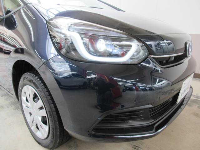 フィット ｅ：ＨＥＶホーム　ワンオーナー　衝突軽減ブレーキ　車間維持クルーズコントロール　レーンアシスト　純正メモリーナビ　フルセグ　バックカメラ　純正ドライブレコーダー　ＥＴＣ車載器　夏冬タイヤ（45枚目）