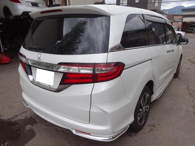 オデッセイ アブソルート 4WD スマートキー キーレス LEDヘッドランプ 3列シート フルフラット ウォークスルー 盗難防止システム 衝突安全ボディ アイドリングストップ(8枚目)