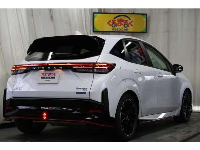 オーラ 1.2 NISMO チューンド e-POWER 4WD 試乗車UP オーラNISMOチューンドe-POWER 4(3枚目)